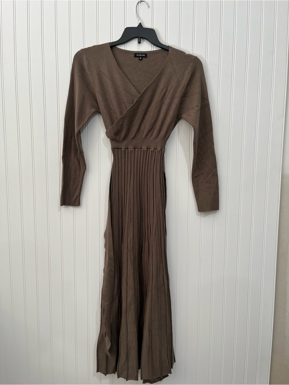 Tie-Waist Long Sleeve V-Neck Midi Dress in Olive - Picture 7 of 9